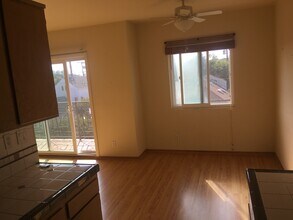 2721 2nd St, Unit #220 in Santa Monica, CA - Building Photo - Building Photo