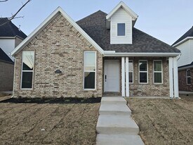 3202 SW Lovely Ln in Bentonville, AR - Building Photo