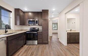 1335 SE Jetty Ave, Unit A-7 in Warrenton, OR - Building Photo - Building Photo