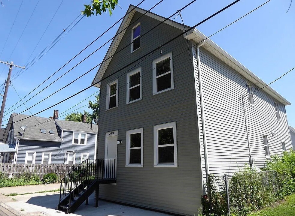 2493 Thurman Ave, Unit 1 in Cleveland, OH - Building Photo