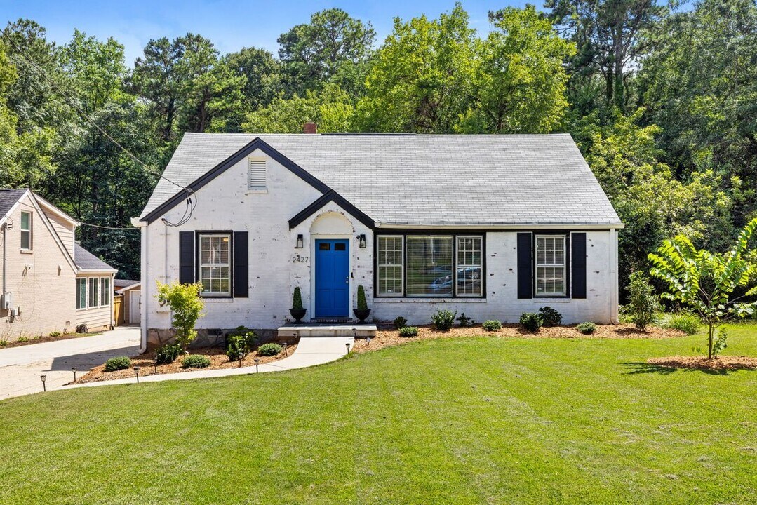 2427 St Patrick St SE in Atlanta, GA - Building Photo