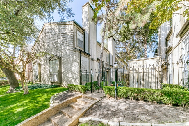 property at 2815 Welborn St