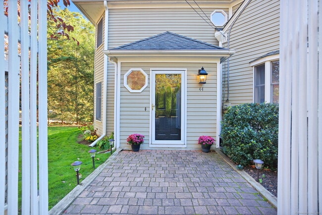 property at 44 Hendrie Ave