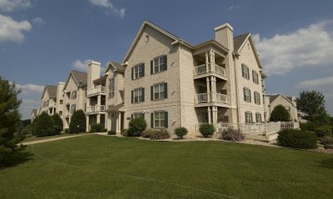 Deer Creek Apartments in Middleton, WI - Foto de edificio - Building Photo