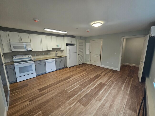 462 Main St in Amherst, MA - Building Photo - Building Photo