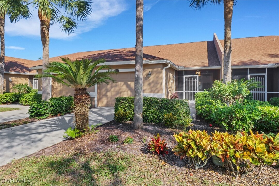 1677 Morning Sun Ln in Naples, FL - Building Photo