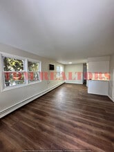 302 E Clinton St, Unit 302 E Clinton in Durand, MI - Foto de edificio - Building Photo