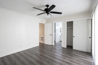 Pacific Park in Costa Mesa, CA - Building Photo - Interior Photo