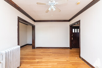 7737 N Sheridan Rd, Unit 55-1 in Chicago, IL - Building Photo - Building Photo