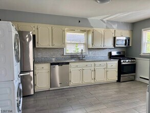 687 Midland Ave in Garfield, NJ - Building Photo - Building Photo