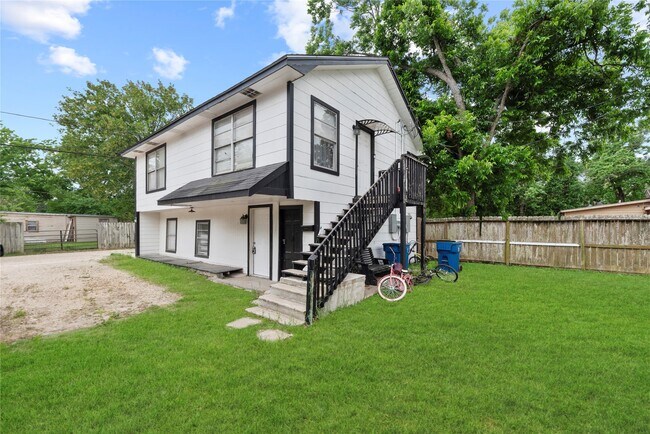 2206 Avenue M in Rosenberg, TX - Building Photo - Building Photo