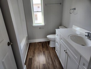 39 North St, Unit 39 North St Apt C in Winooski, VT - Building Photo - Building Photo