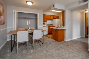 Shadowbluff Apartments