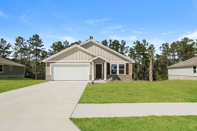 400 Whispering Creek Ave in Freeport, FL - Foto de edificio - Building Photo