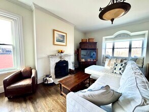 2 Monument Sq, Unit 6 in Boston, MA - Foto de edificio - Building Photo