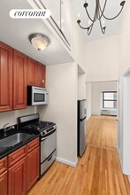 11 E 66th St in New York, NY - Building Photo - Building Photo