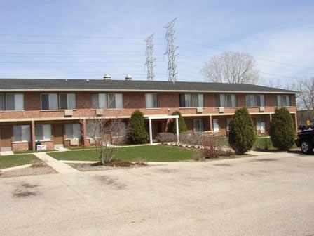 Rolling Hills Apartments in Zion, IL - Building Photo