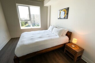 11201 Boul Cavendish in Montréal, QC - Building Photo - Building Photo