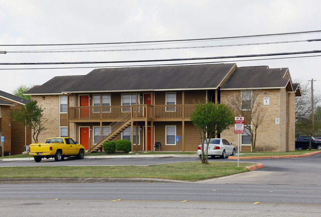 Deely Place in San Antonio, TX - Foto de edificio - Building Photo