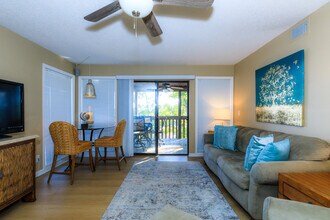 237 SWS Dr in Village Of Four Seasons, MO - Building Photo - Building Photo