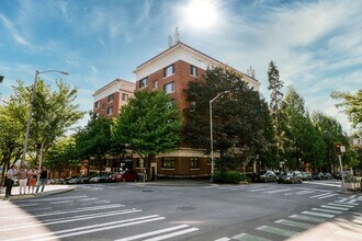 The Humphrey in Seattle, WA - Foto de edificio - Building Photo