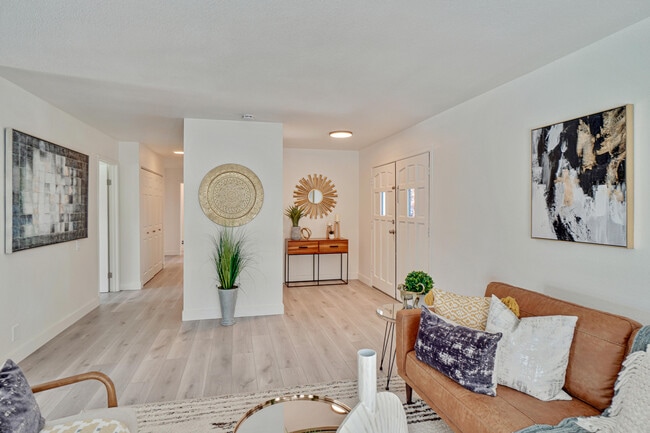 74398 Myrsine Ave in Palm Desert, CA - Building Photo - Building Photo