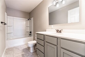 1014 N Hico St in Siloam Springs, AR - Building Photo - Building Photo