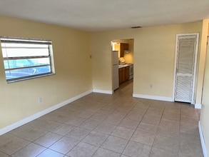 1732 Gladys St in Largo, FL - Building Photo - Building Photo