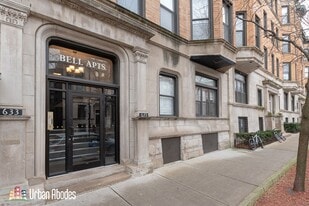 644 W Oakdale Ave, Unit A04C in Chicago, IL - Building Photo