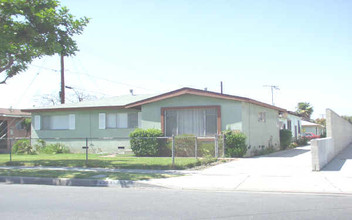 4933-4935 Live Oak St in Cudahy, CA - Building Photo - Building Photo