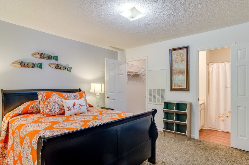 Arlington Square West/East/Farmers Trace Apartments in Asheboro, NC