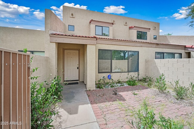 property at 4734 W Townley Ave