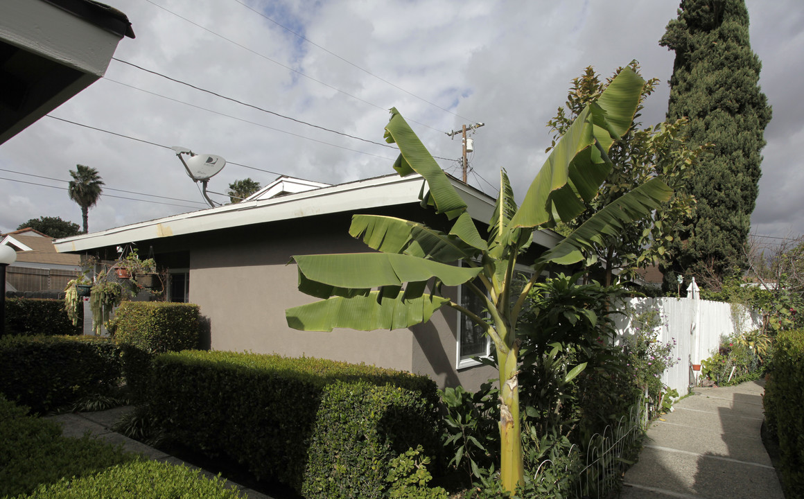 1881-1899 Houston Ave in Fullerton, CA - Building Photo