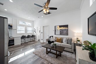 2720 Briley St in Houston, TX - Foto de edificio - Building Photo