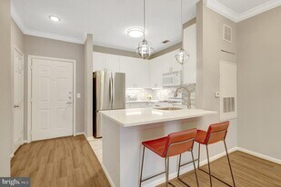 2791 Centerboro Dr in Vienna, VA - Building Photo