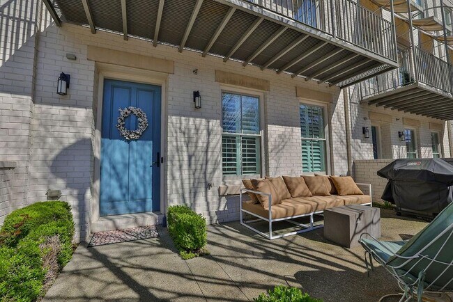 885 3rd St in Alpharetta, GA - Foto de edificio - Building Photo