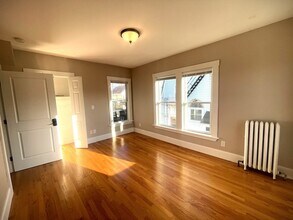 22 Mansfield St, Unit 2 in Boston, MA - Building Photo - Building Photo