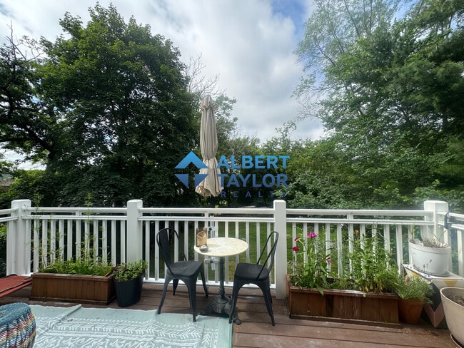 10 Selkirk Rd, Unit 3