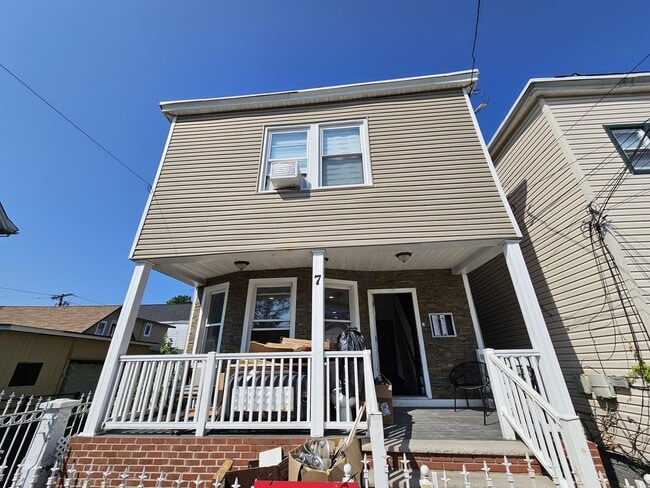 property at 7 Davidson St