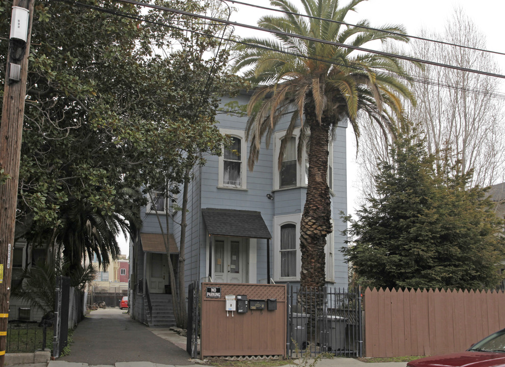 624 E 17th St in Oakland, CA - Foto de edificio