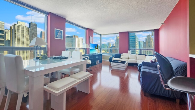 440 N Wabash Ave in Chicago, IL - Building Photo - Building Photo