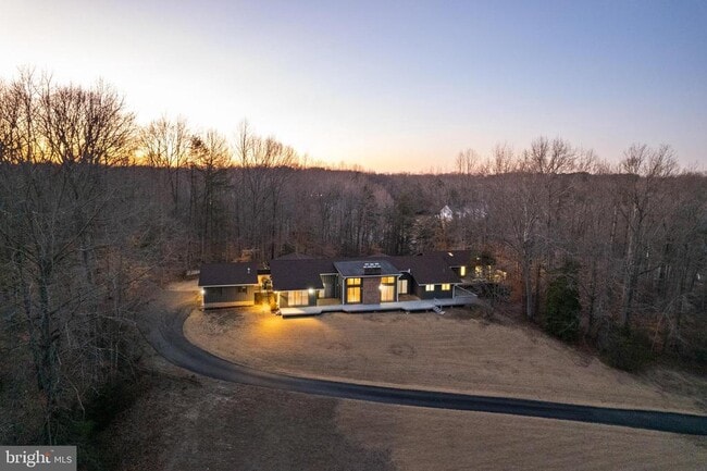 property at 20 Cessna Ln