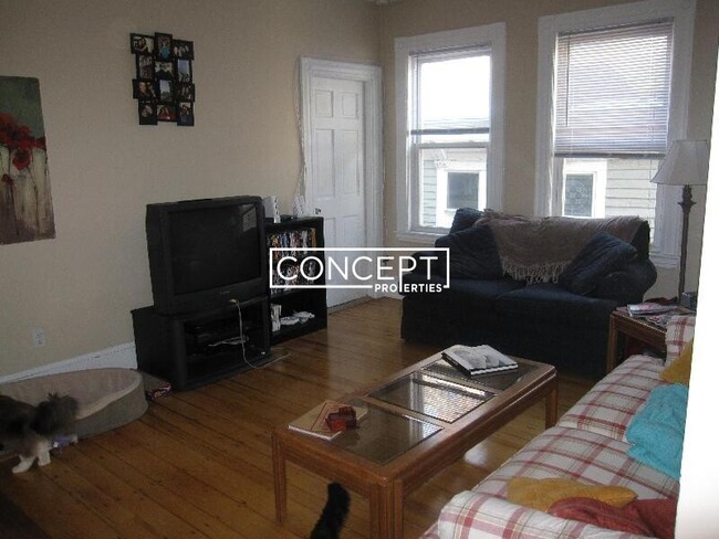 17 Sachem St, Unit 3 in Boston, MA - Building Photo - Building Photo