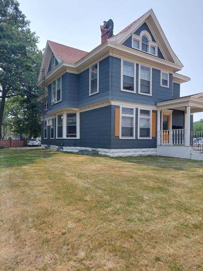 915 1st Dr NW in Austin, MN - Building Photo - Building Photo