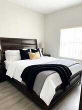 8116 NW 199th Terrace in Hialeah, FL - Building Photo - Building Photo