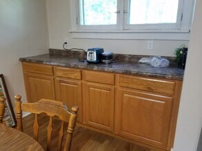 1425 State St, Unit downstairs apartment in Eau Claire, WI - Building Photo - Building Photo