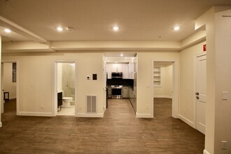 1616 Beacon St in Brookline, MA - Building Photo - Building Photo