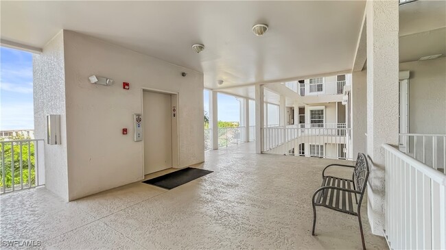 9121 Southmont Cove in Ft. Myers, FL - Foto de edificio - Building Photo