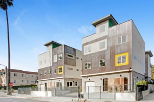 5407 Huntington Dr in Los Angeles, CA - Building Photo