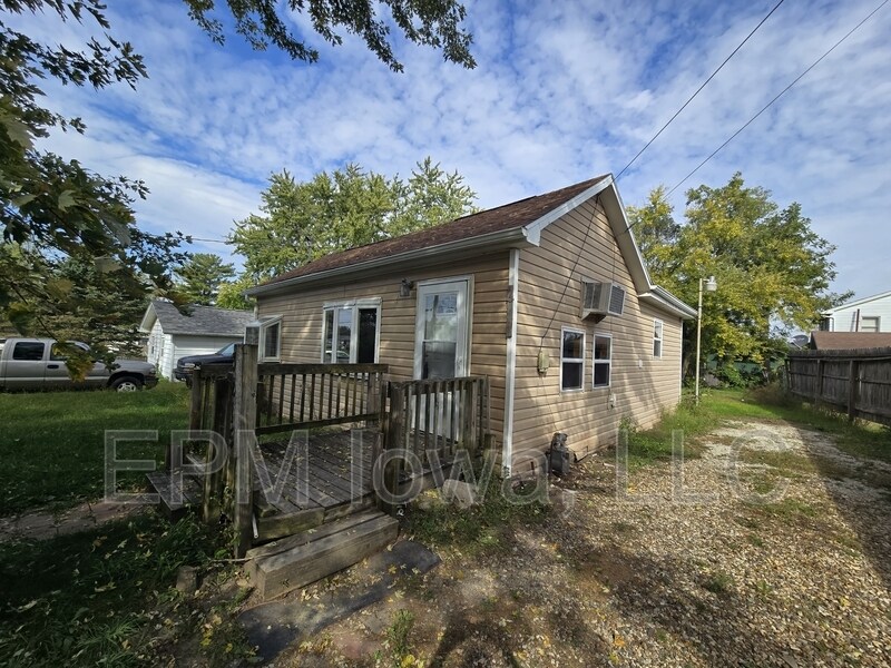 3215 Franklin St in Waterloo, IA - Building Photo